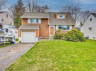 190 McFarlane Rd, Colonia, NJ 07067