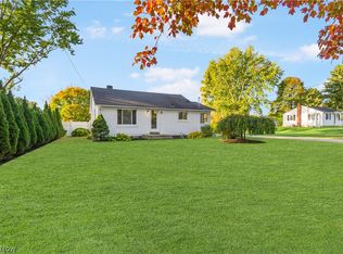 2774 Raber Rd, Uniontown, OH 44685