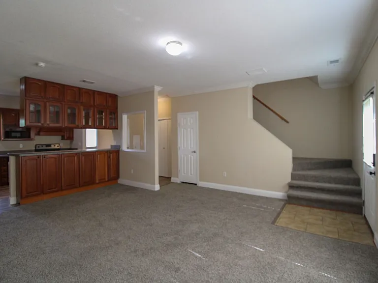 126 Meadows Ln — Photo 4