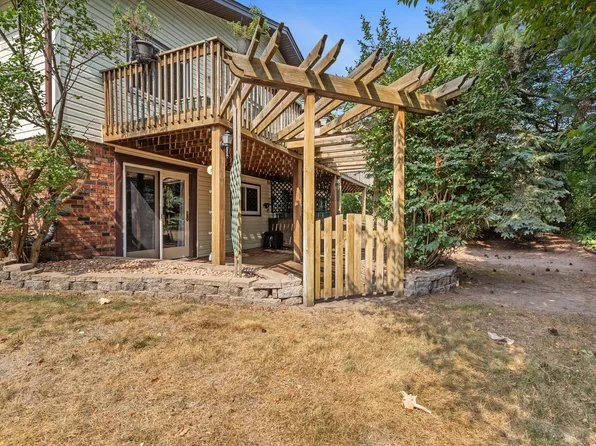 1055 Bridge St, Shoreview, MN 55126