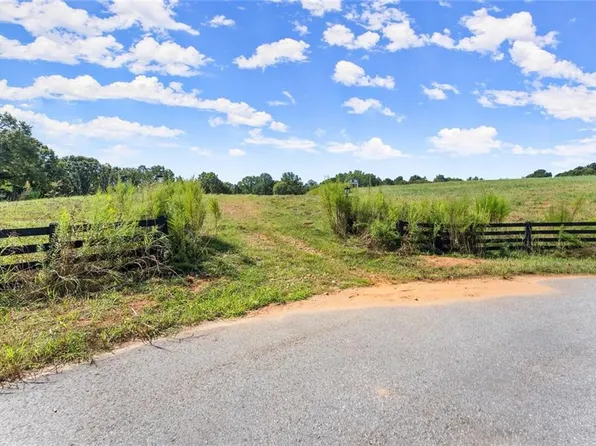 240 Hensley Ln #X, Hoschton, GA 30548