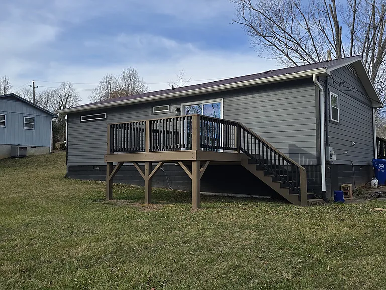 19 Azalea St — Photo 3