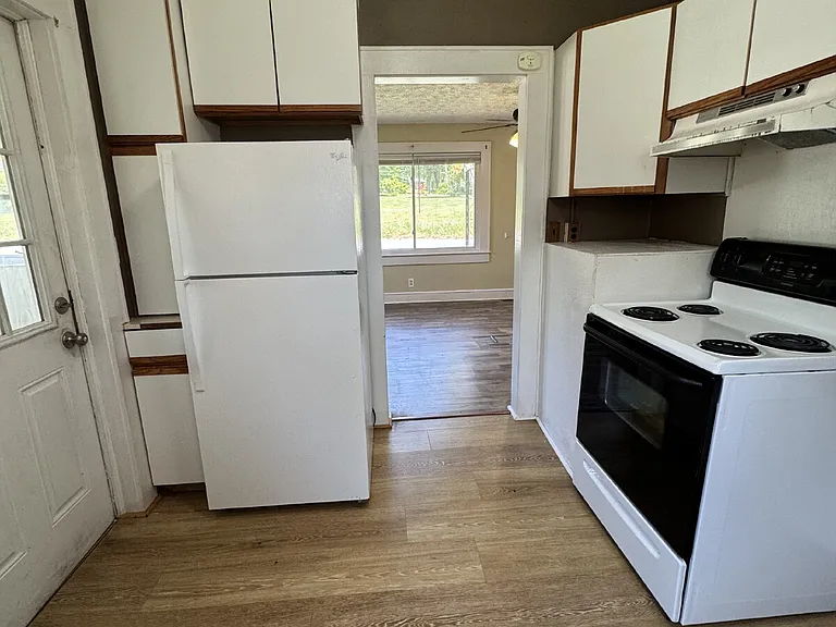 1810 Willow Rd — Photo 10