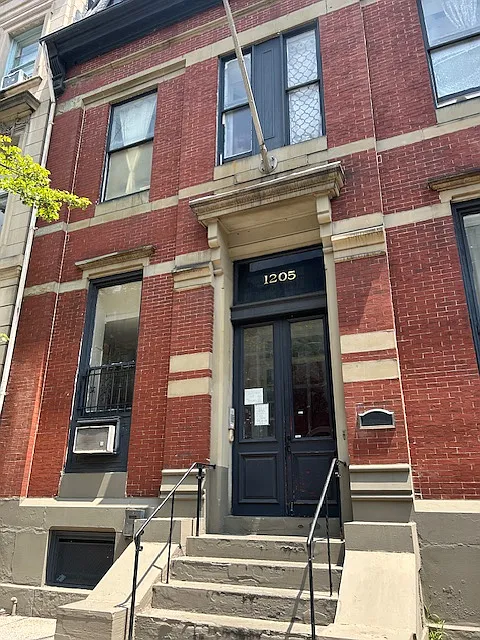 1205 Saint Paul St #4