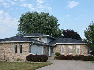 9839 Buchanan St, Crown Point, IN 46307