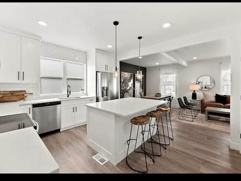 1229 W Gillespie Ave #1 — Photo 1