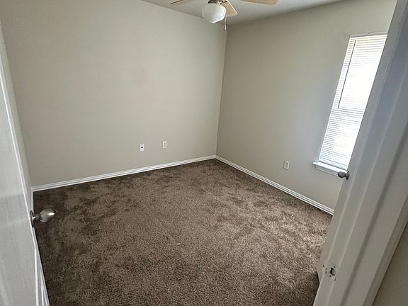 2nd image of 946 Sylvia St