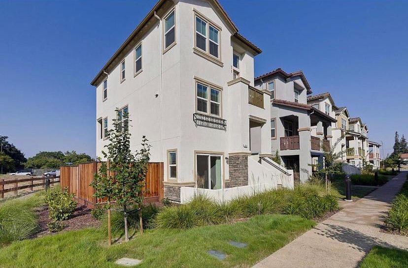 1st image of 762 Knotts Pl