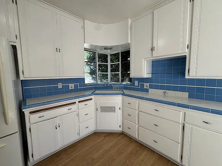 337 E Weldon Ave — Photo 16