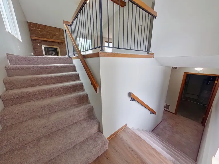 1730 S Beech Ct — Photo 2