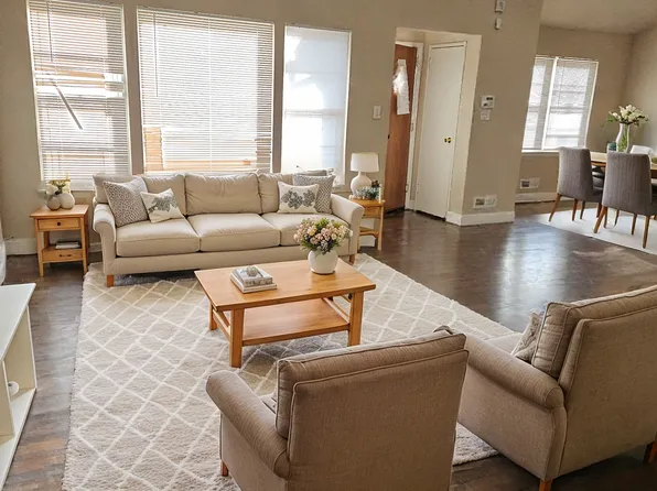 225 Mayfair Drive North image 2 of 7