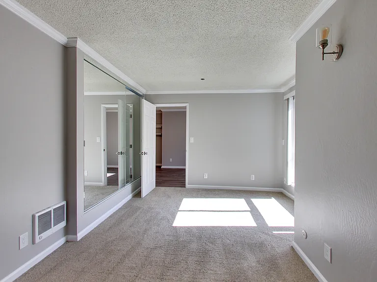 378 Van Buren - Renovated 2bed and 1bed units - Beautiful Building! — Photo 67