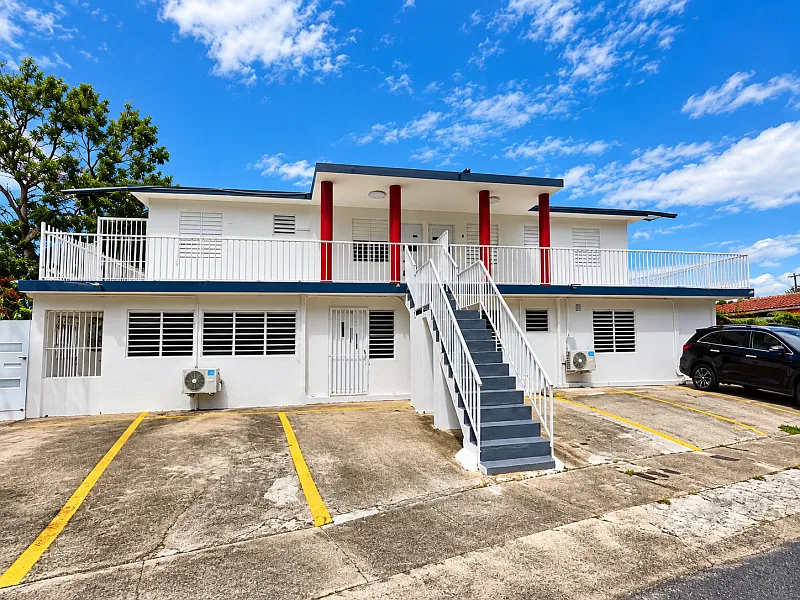 1194 Urb Highland Park #10