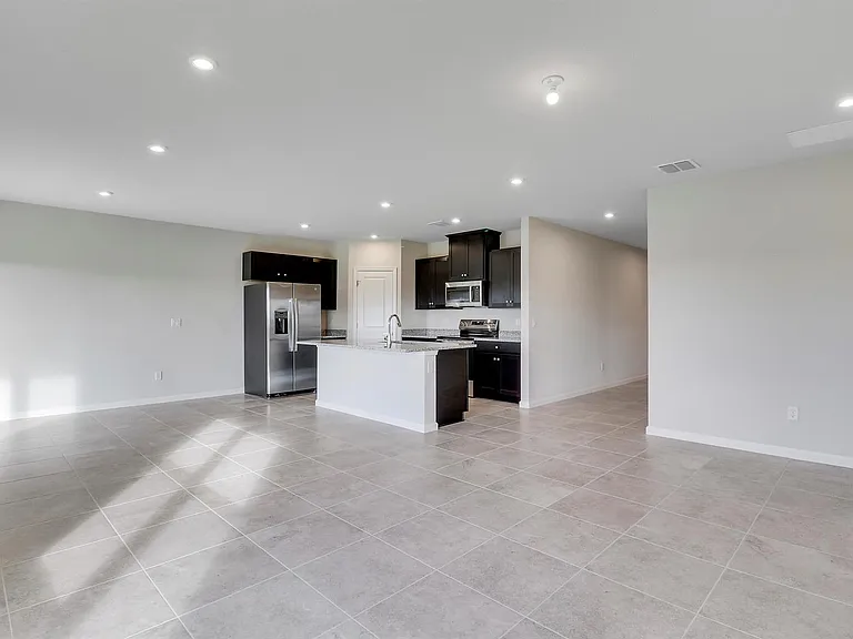 15404 SW American St — Photo 13