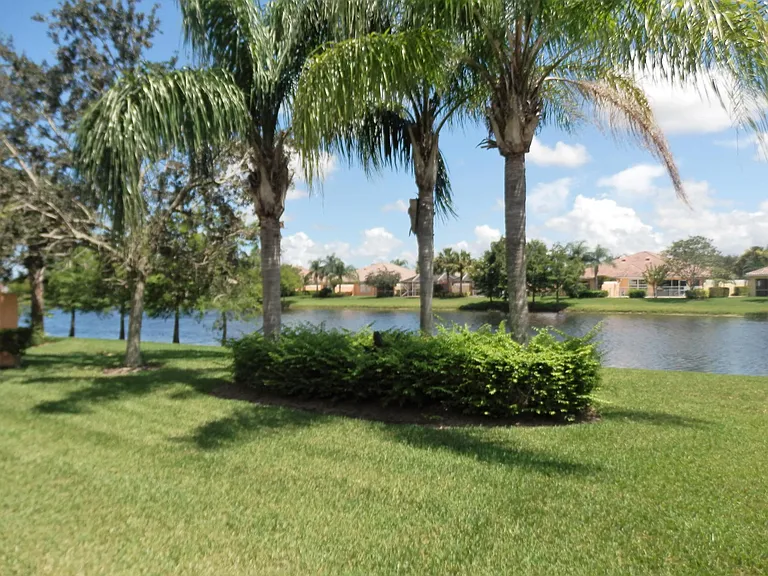 11547 SW Rockingham Dr — Photo 26