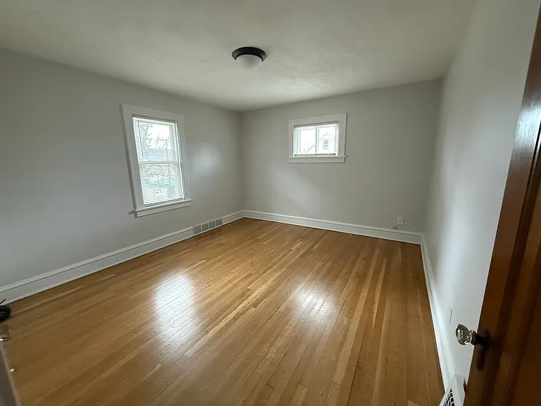 14432 Delaware Ave #B — Photo 19