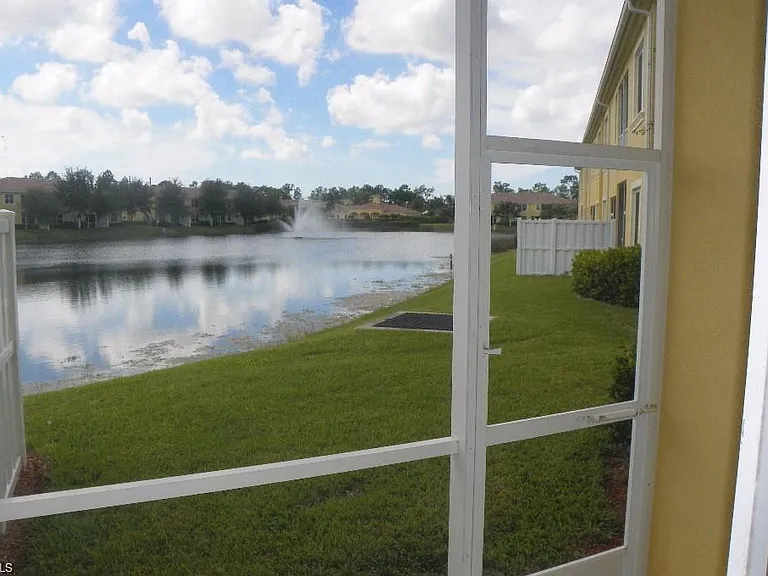 1400 Mariposa Cir #104 — Photo 2