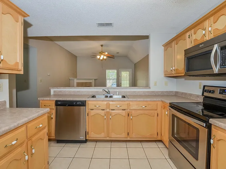 8408 Cross Point Dr — Photo 7