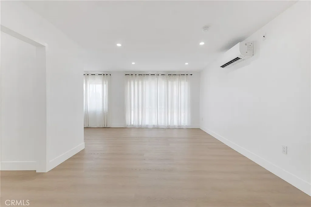 1 bed, 750 sqft, $2,550 — Photo 3