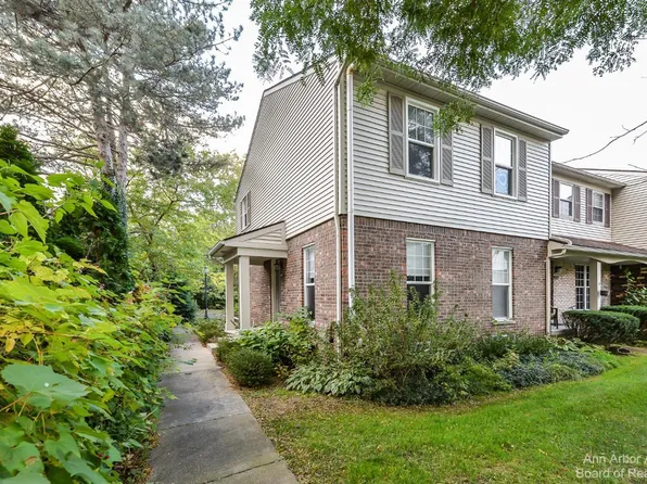 3318 Alpine Dr, Ann Arbor, MI 48108