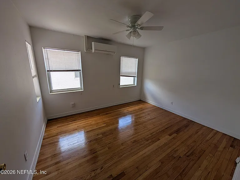 2136 College St #4 — Photo 9