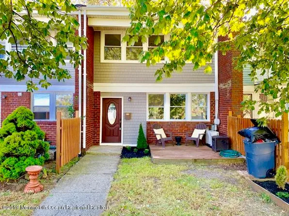 55 Bay Ave, Highlands, NJ 07732