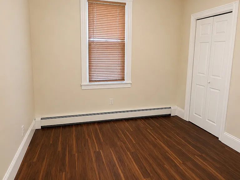 37 Bowers St #1 — Photo 4
