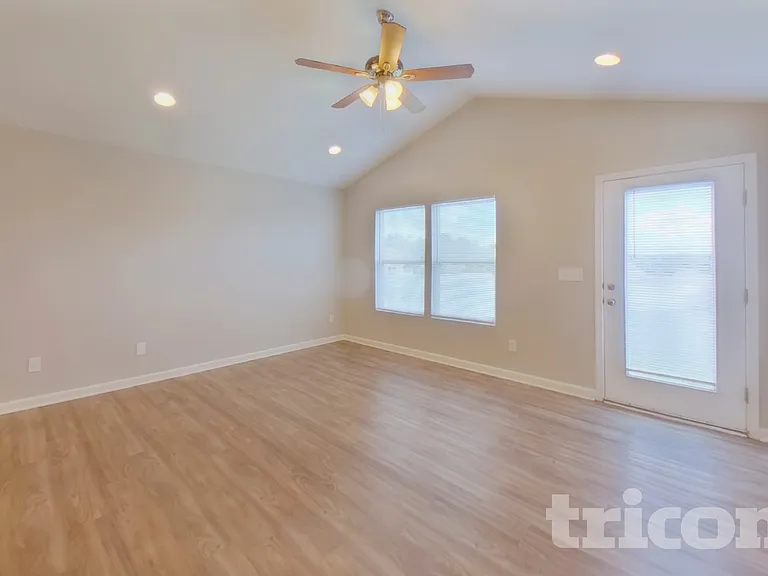 4201 Broadstairs Dr — Photo 3