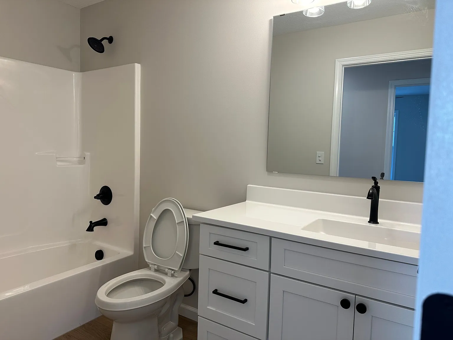 3 bed, 2.0 bath, 1250 sqft, $1,800 — Photo 4