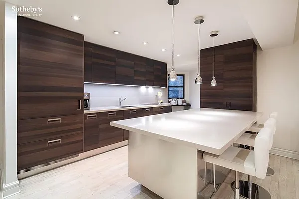 Sold by Sotheby's International Realty | media 3