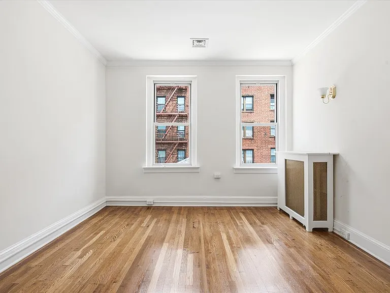 68-11 Clyde St #2 — Photo 32