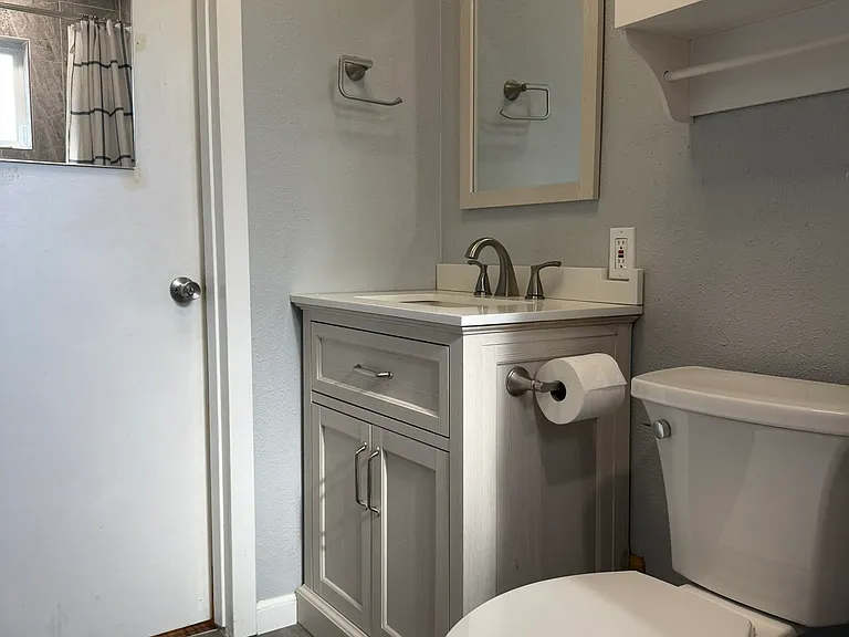 1054 N 500 W — Photo 6