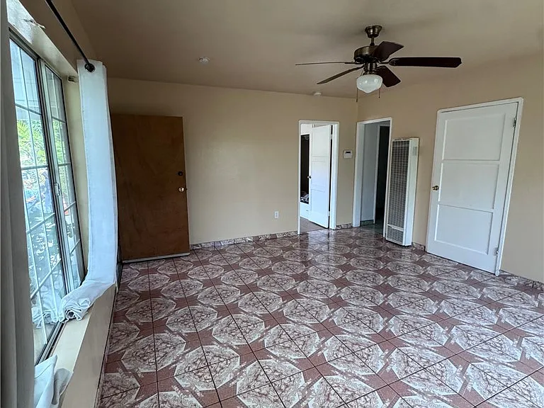 9832 Beach St — Photo 8