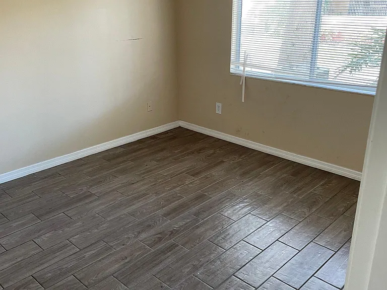 658 Kenwick Cir #204 — Photo 7