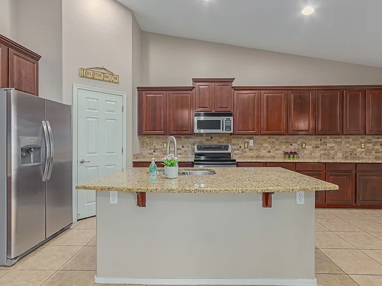 2206 W Fawn Dr — Photo 10