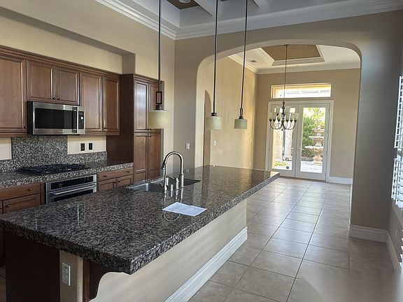 2nd image of 1611 Gamay Ln