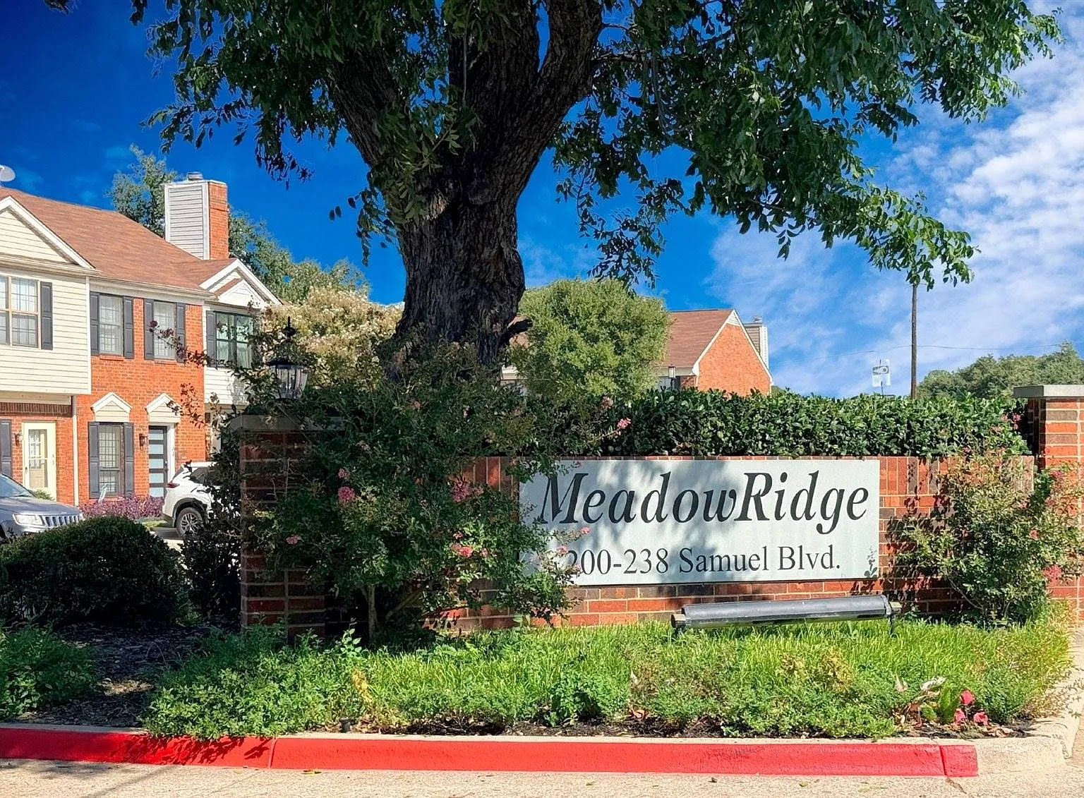 2 bed, 2.5 bath, 1254 sqft, $2,200 — Photo 1