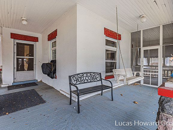2nd image of 326 E Washington St