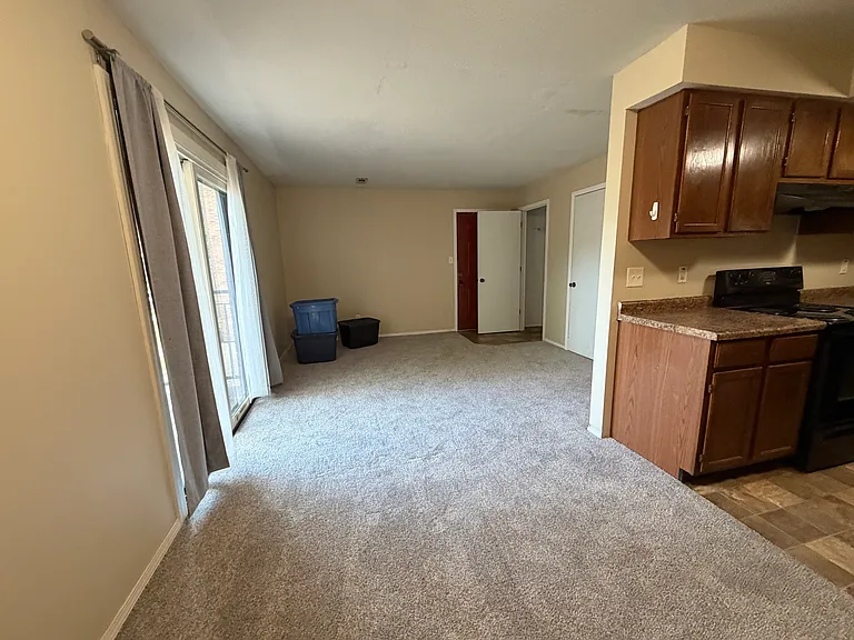 1111 Vattier St #10 — Photo 3