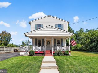 1079 Riverside Dr, Pottstown, PA 19465