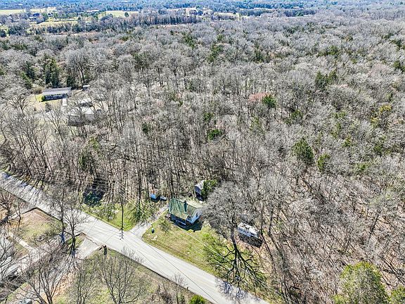 3rd image of 4025 Leanna Rd