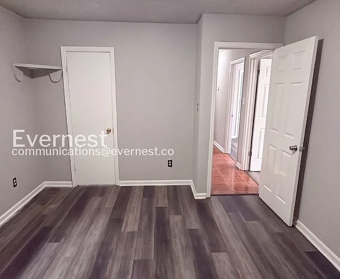 596 Crestmont Ct — Photo 13