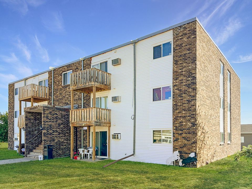 2nd image of 226 8th Ave SE #8