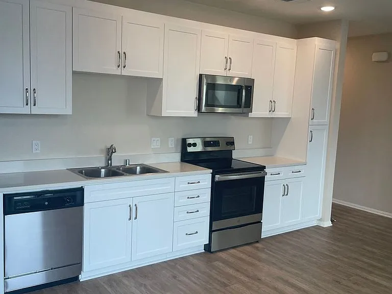 288 Center St. — Photo 25