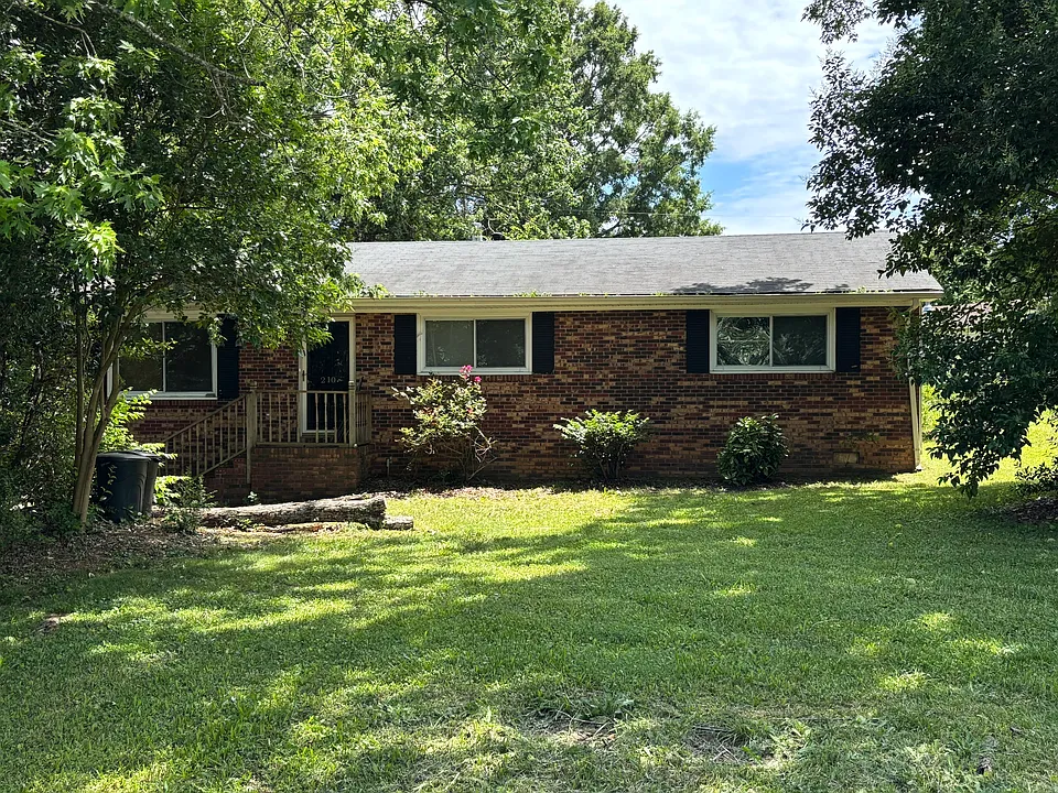 210 Wedgewood Dr