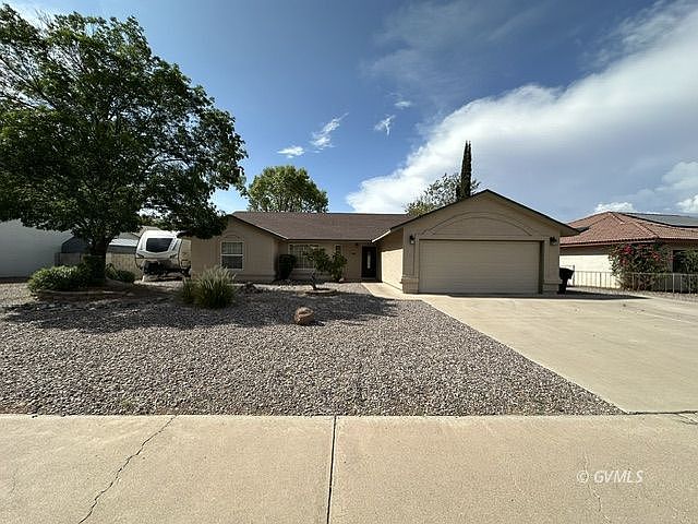 1st image of 960 W 16th St
