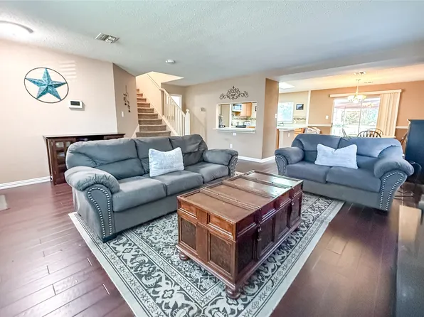 10084 Chapel Ridge Dr, Fort Worth, TX 76116