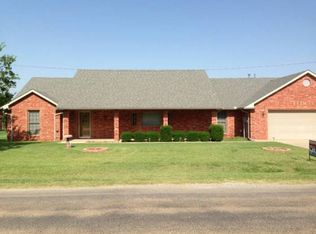 421 G St, Elgin, OK 73538