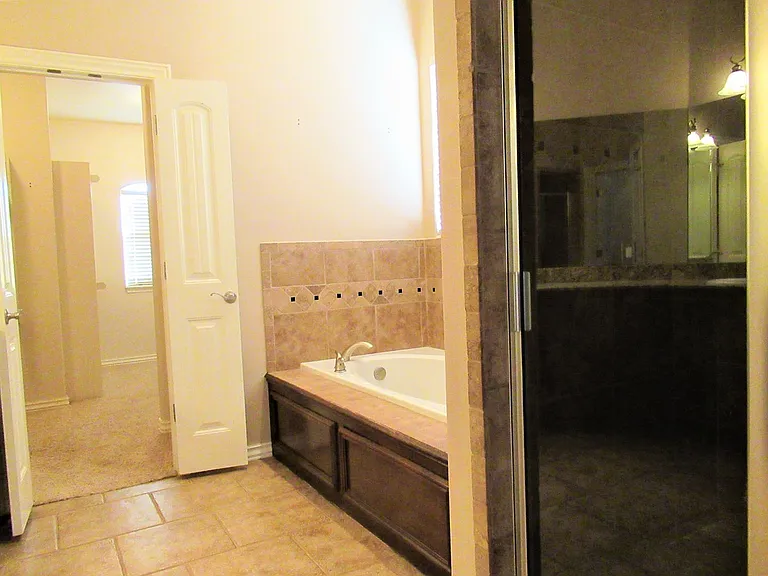 3341 Heritage Green Cir — Photo 26