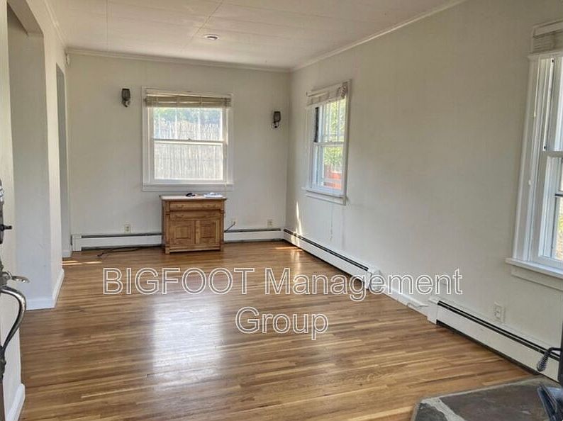 2nd image of 1711 Knight St